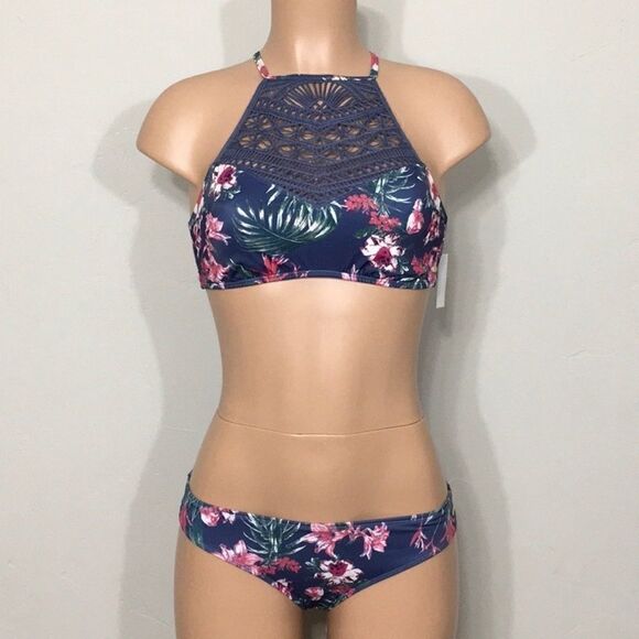 ROXY tropical print with crochet bikini. - Picture 5 of 13
